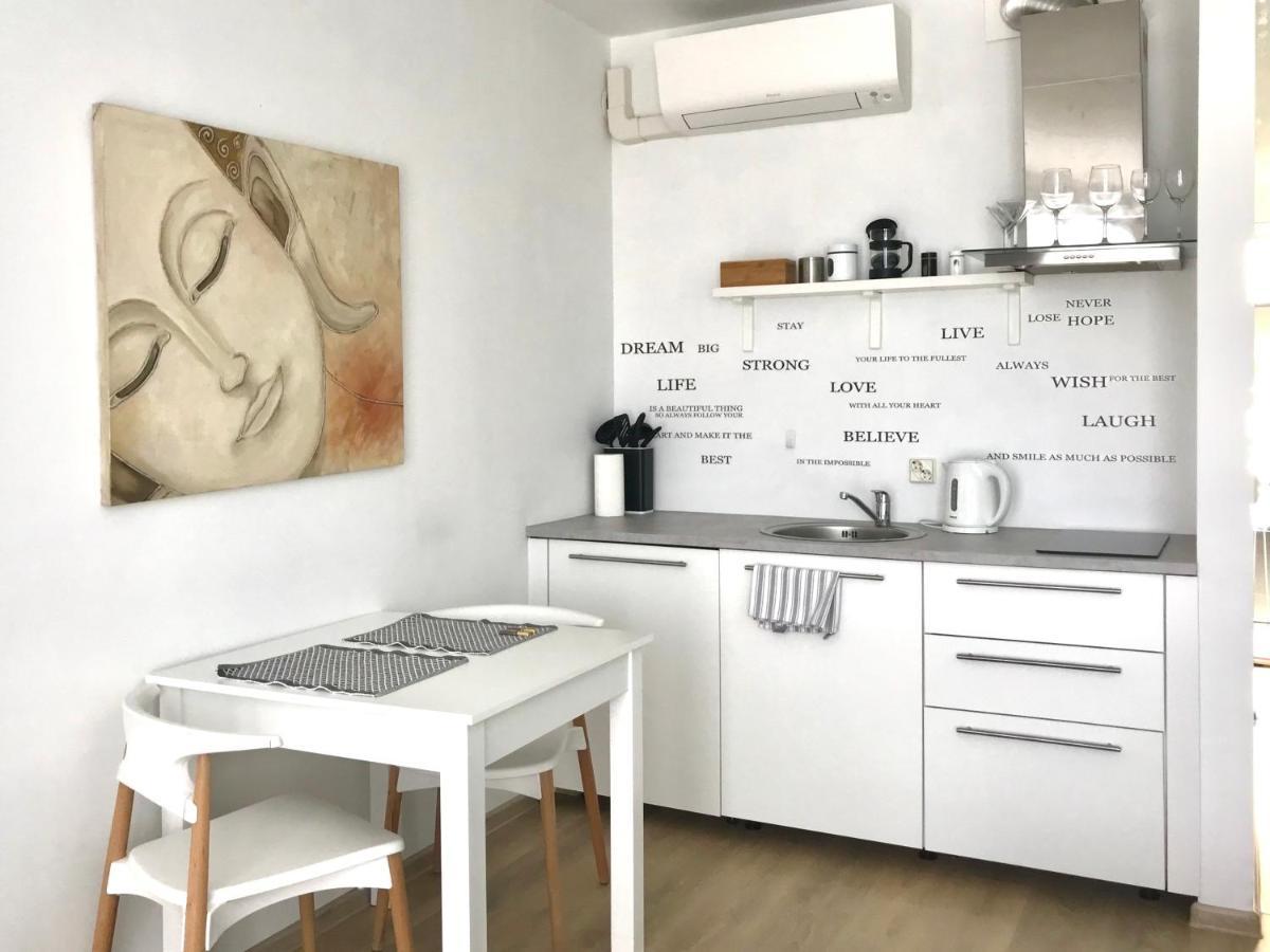 City Centre Studio In Design Quarter Close To Old Town & Harbor Apartamento Tallin Exterior foto